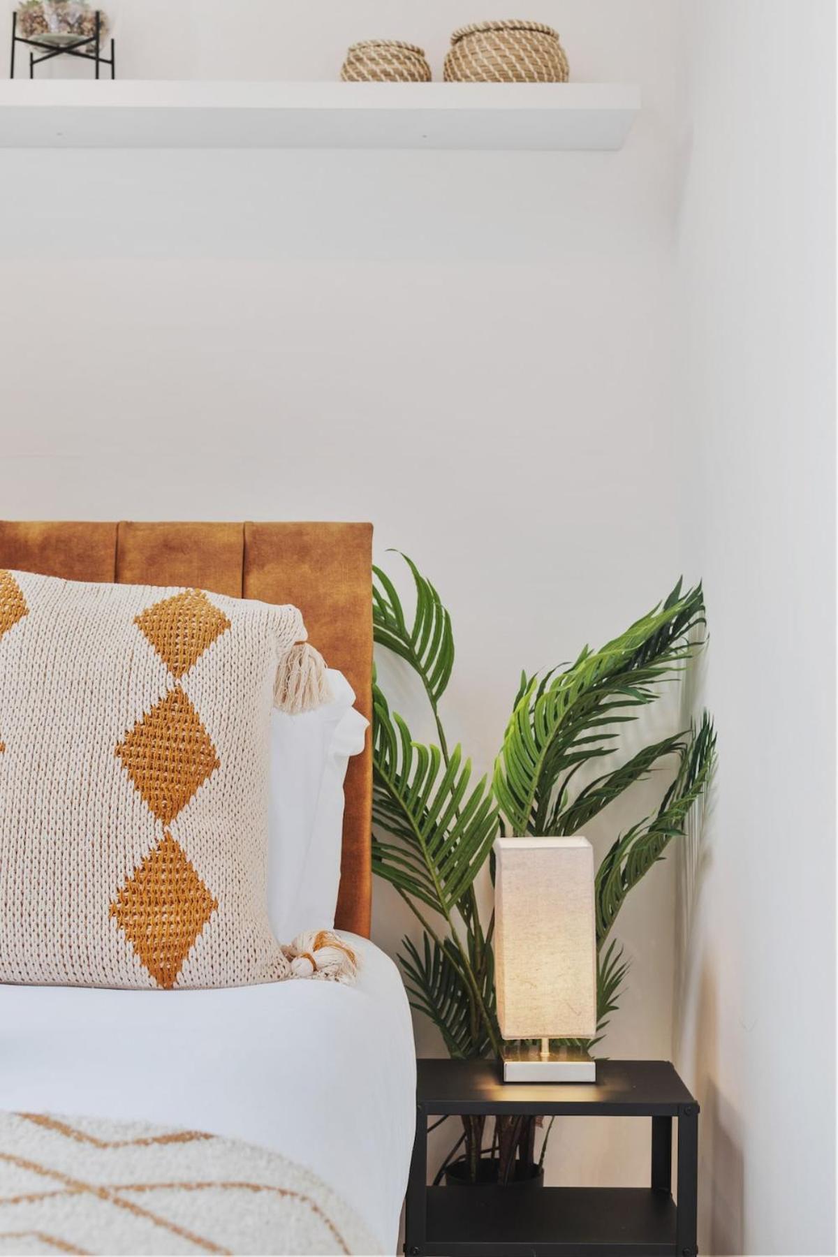 Chic 2 Bed Flat West Apartment