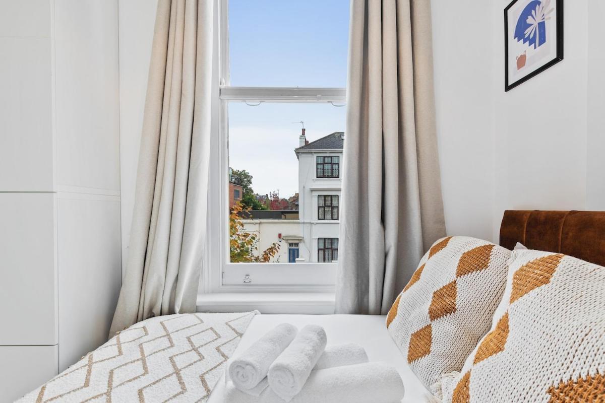 Chic 2 Bed Flat West *