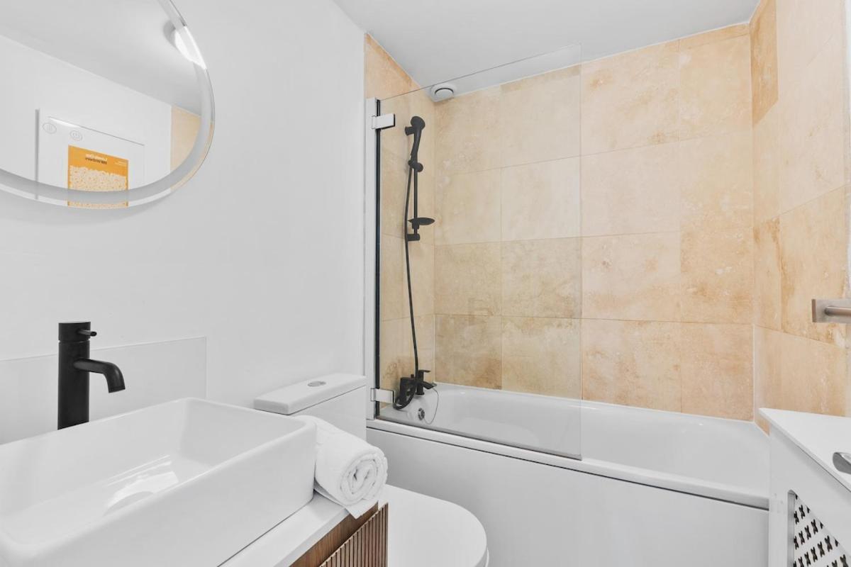 Chic 2 Bed Flat West *