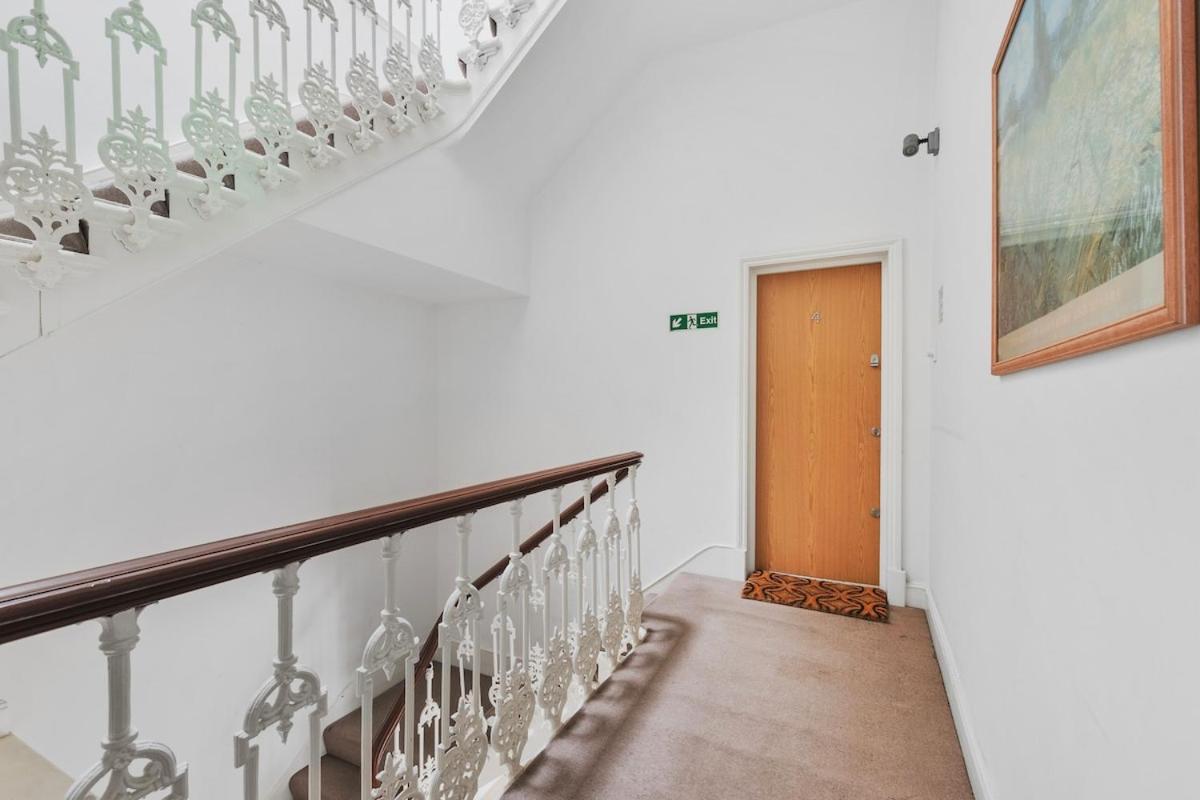 Chic 2 Bed Flat West *